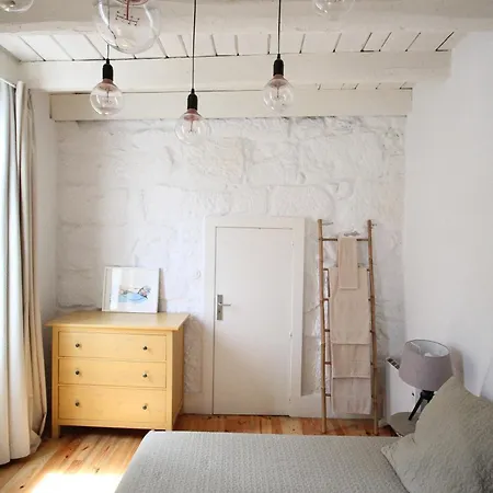 Serpa House *